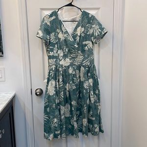 💚🖤 unique vintage Green & White dress 💚🖤